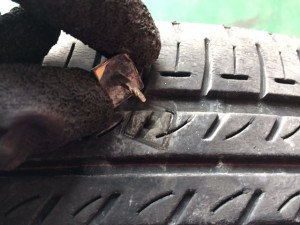 tire-puncture3