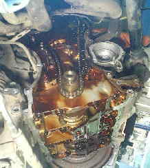 エブリィ　DA64V　タイミングチェーンカバーからのオイル漏れ修理