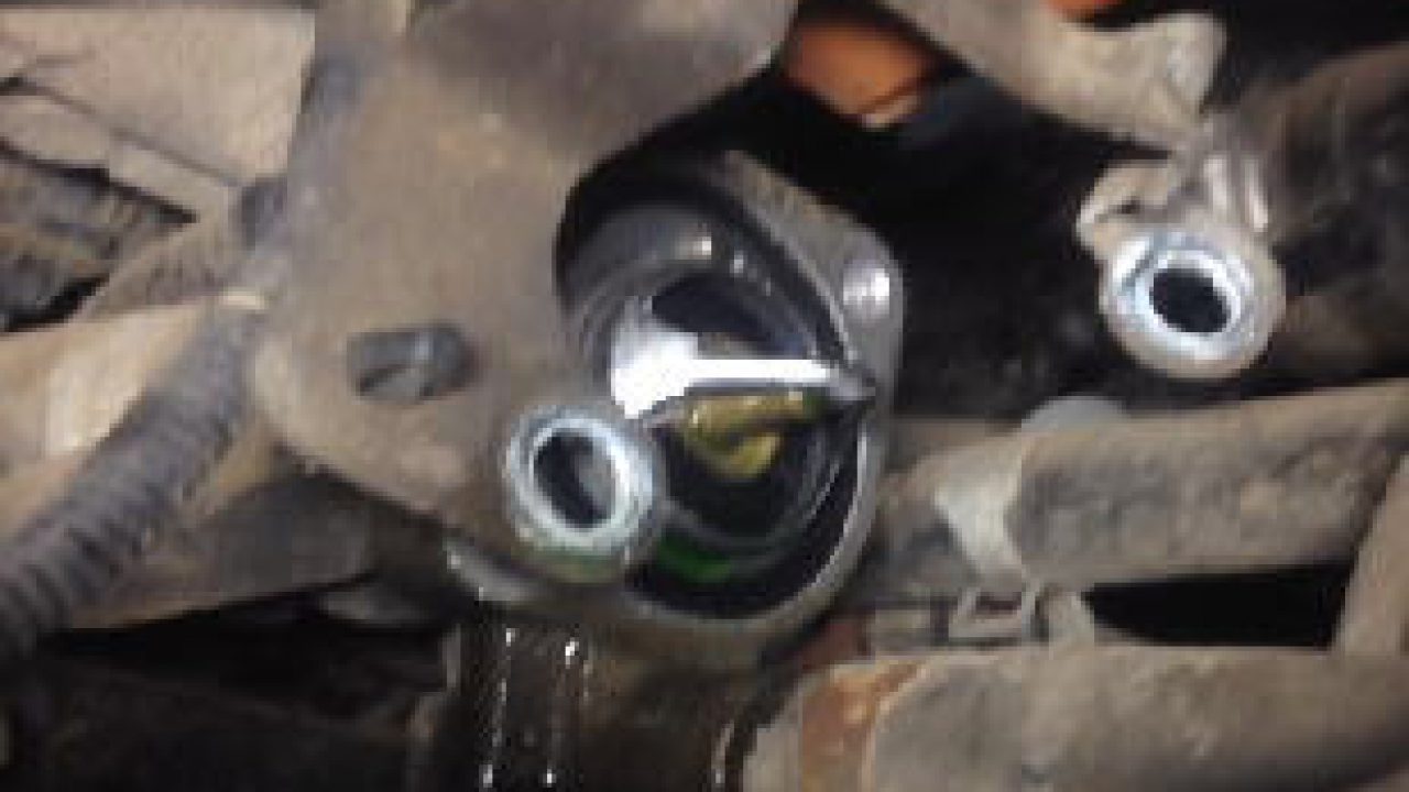 サンバー ヒーターが効かないからサーモスタットを交換 Mho Engineering