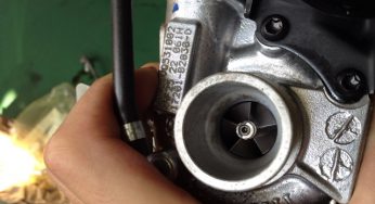 オイルを３０００kmスパンで交換していたのに壊れたターボ