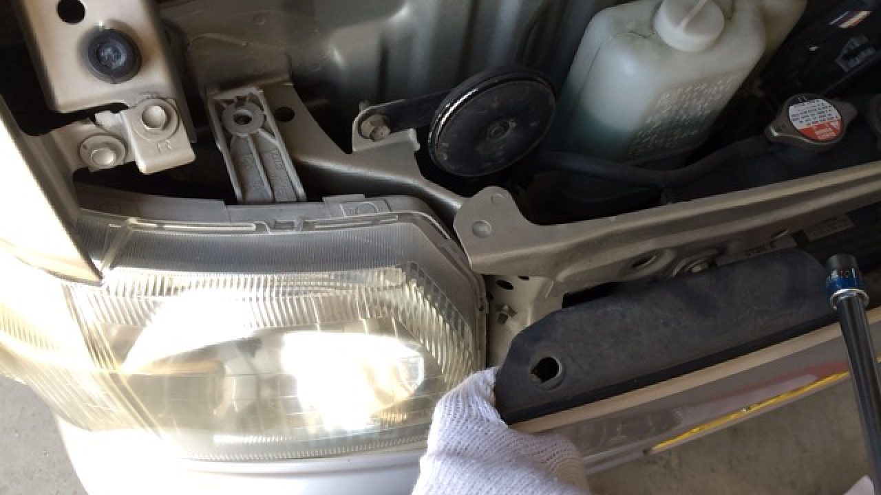 バンパー交換時期と交換費用は Mho Engineering