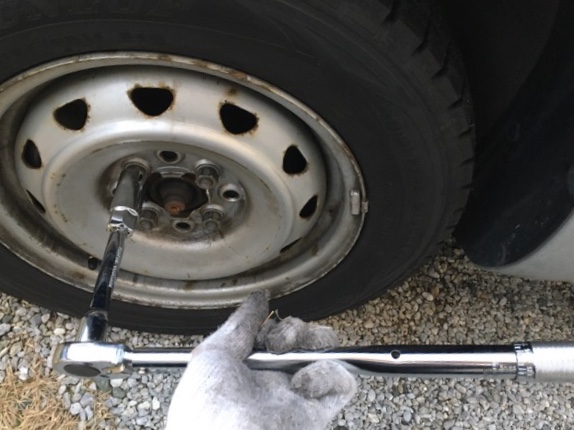 注意喚起 タイヤ交換をなめてはいけない 整備士がお客さんのタイヤ交換をしたくない理由 Mho Engineering
