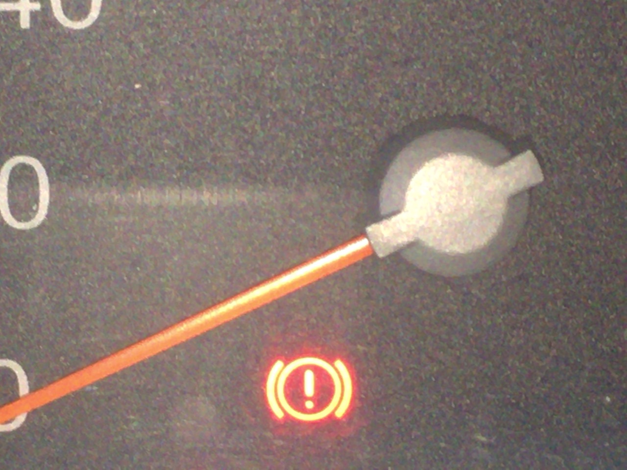 ブレーキ警告灯 赤いびっくりマークがたまに点灯する原因と対策方法 Mho Engineering