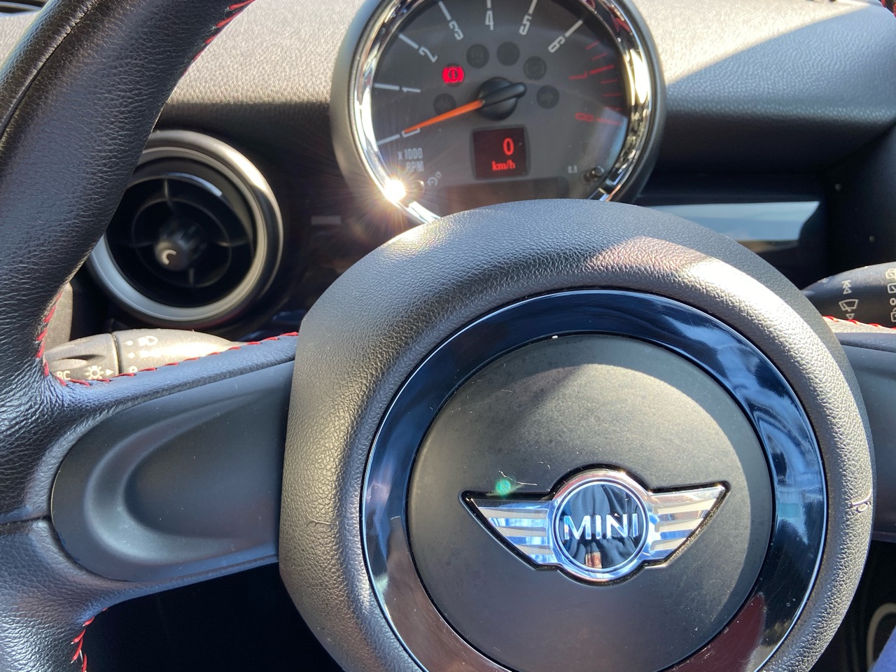 BMW MINIの純正オイルは最長3万kｍ？社外オイルと純正オイルの交換など