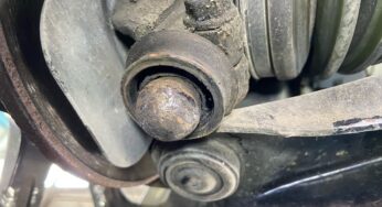 注意喚起！ハンドル操作不能になるスズキ車のボールジョイント抜けについて！交換は左右同時で