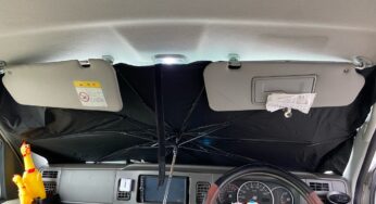 Amazon売れ筋NO.1パラソル型サンシェードを買って車に取り付けてみた