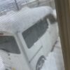 いつ大雪で立ち往生してもいいように車に備えておくべきグッズを紹介